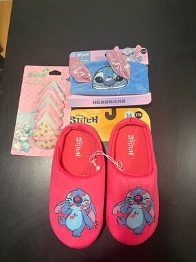 Disney STITCH BUNDLE 💙 M Slippers with Blue/Pink Headband and makeup puffs!
